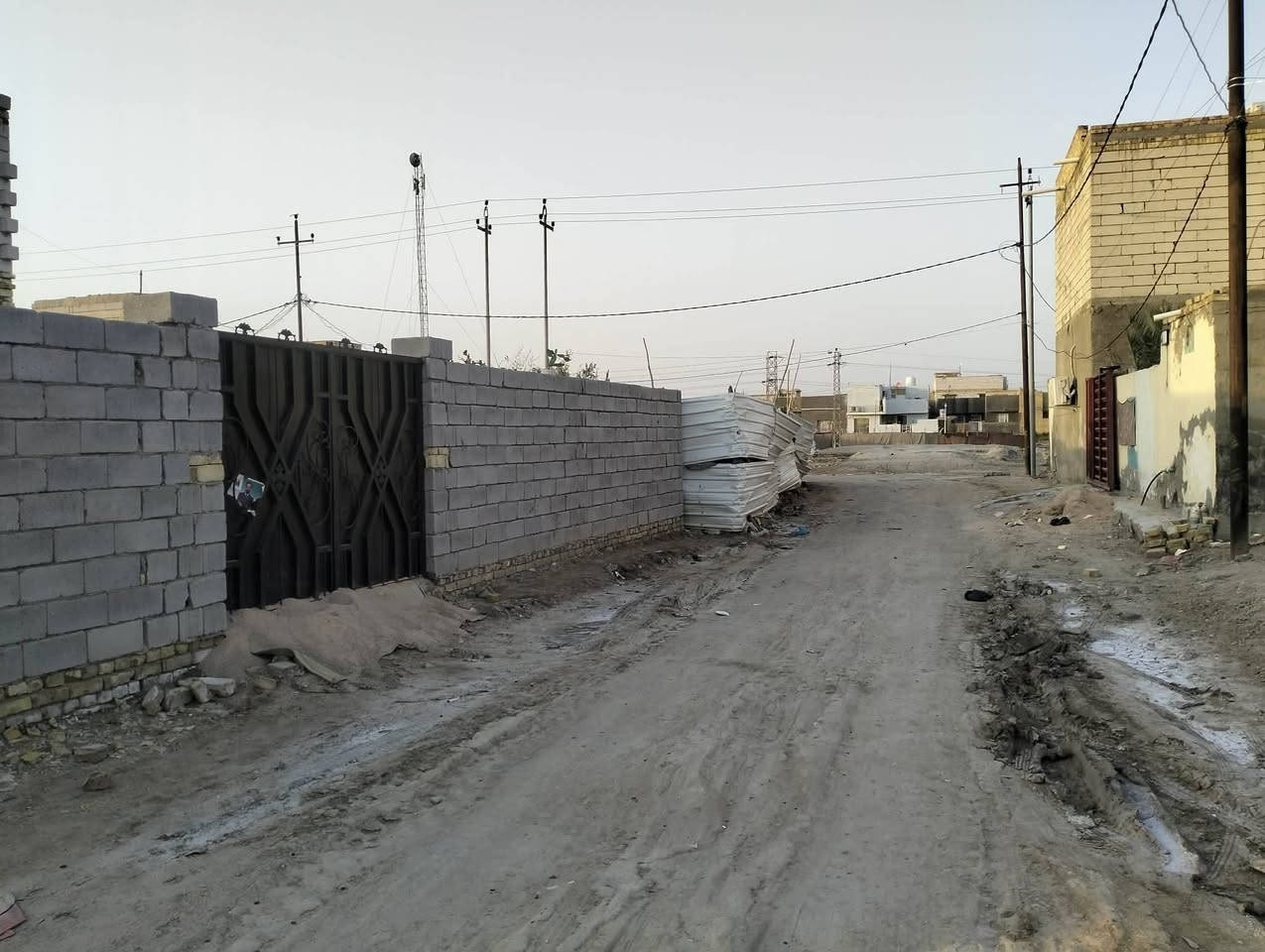 السلام عليكم قطعه زراعي للبيع ناحيه الفظليه المساحه 150 متر مدفونه وجاهزه للبناء كافت الخدمات متوفره يمهه الموقع شارع العطاوه مقابيل بيت ابو علي الامي السعر المطلوب جدآ جدآ مناسب للاستفسار *********** واتساب او اتصال ❤نستقبل كافت العروض داخل الفظليه واطرافها 🥰
