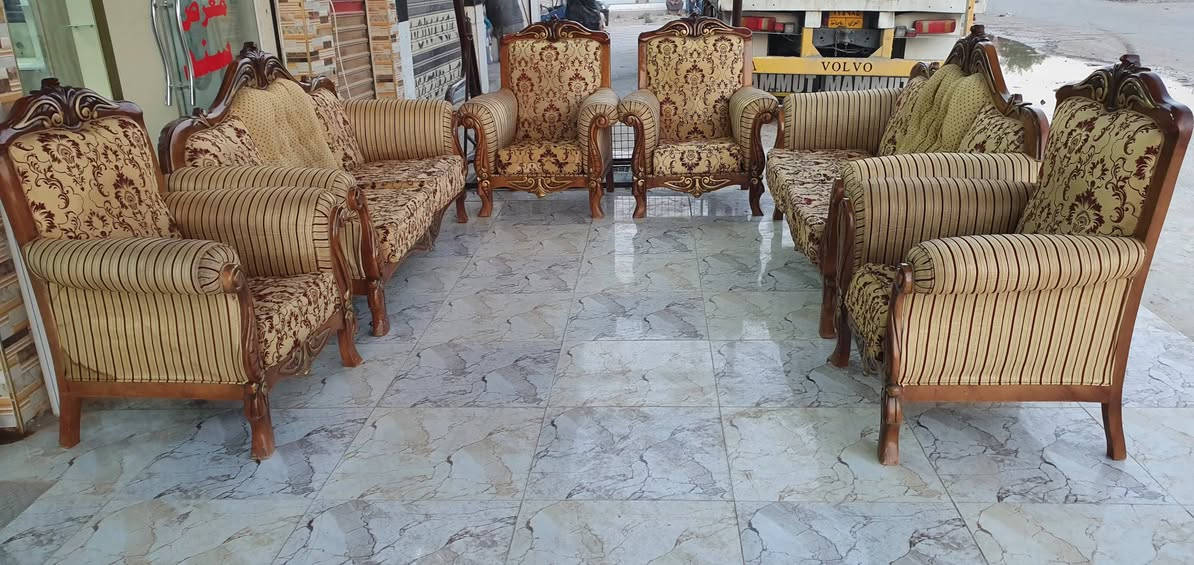 طخم قنفات رئاسي مصري زان ست قطع يلزم عشر نفرات نظيف اي عيب ما ابي اخو الجديد سعره 300 
معرض ومعمل سند للبيع وشراء الاثاث المنزلي جديد ومستعمل داقوق سايدين العشاير قرب صيدليه النعيم دكتور خليل يوجد لدنيا تفصال قنفات وديوان حسب الطلب وباحدث الموديلات الاستفسار ***********@***********
