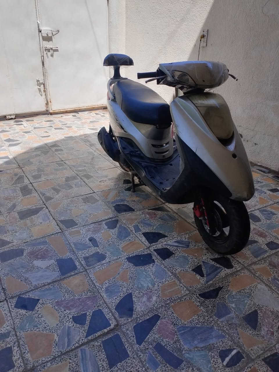 سلام عليكم بريز  للبيع كامله شغاله سلف وهندر كله شغالات مكينه بلاديه كهربايات كلها شغاله قفل ستيرن   عنواني بغداد حريه رقمي ***********
