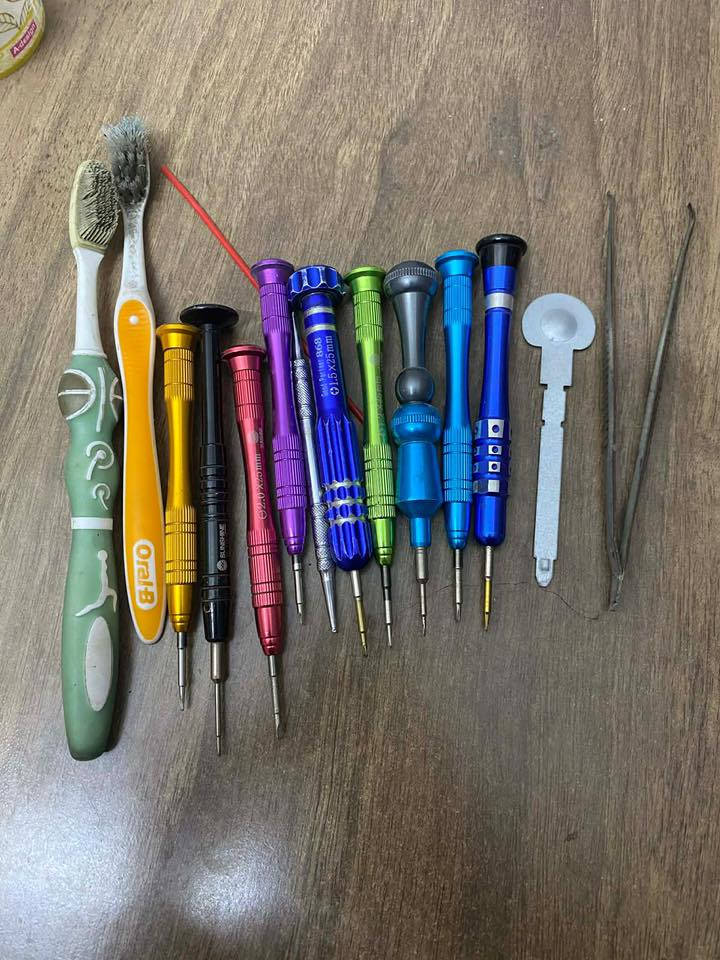 يوجد طابعه استنساخ
أدوات صيانه 
خالعه شاشات وكاويه 
تواصل ع ارقام 
***********
***********
