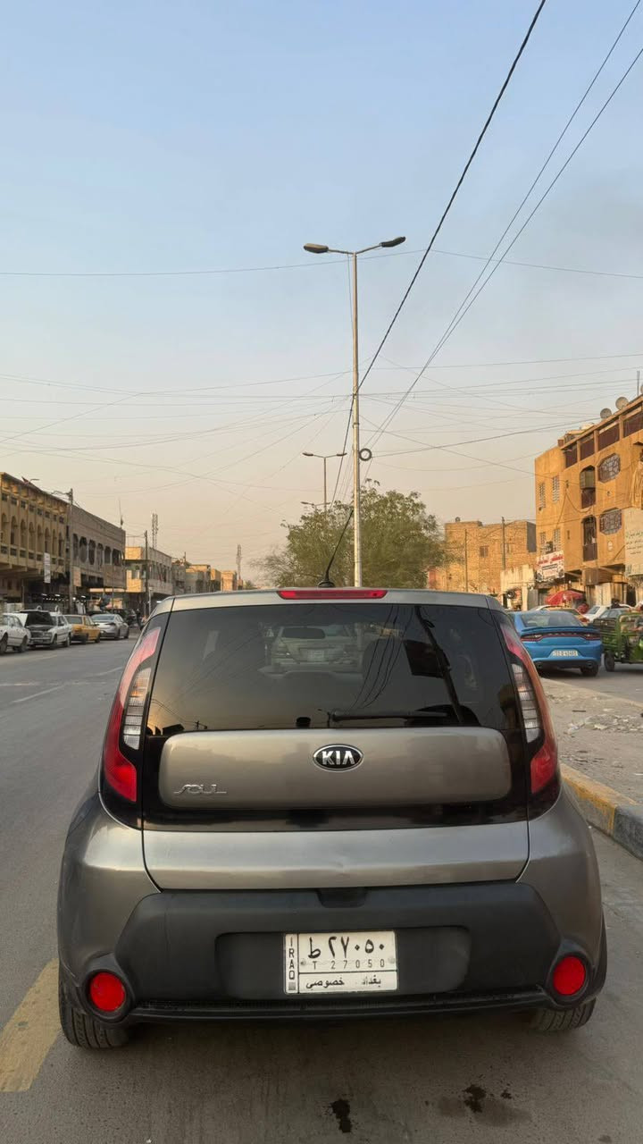 كيا صول ٢٠١٦ وارد أمريكي 
محرك جيدجدا ١٦٠٠ 
كير جيدجدا 
صدر جديد مع تخم دبلات جديده
سياره باسمي رقم بغداد 
تبريد تدفئة جيدجدا 
ماشيه ١٨٠ ألف ميل 
بيه صبغ بابتين مع هلال الخلفي 
مكاني بغداد الحريه 
رقم *********** 
سعر ٩٥ بيه مجال بسيط بغداد, العراق
