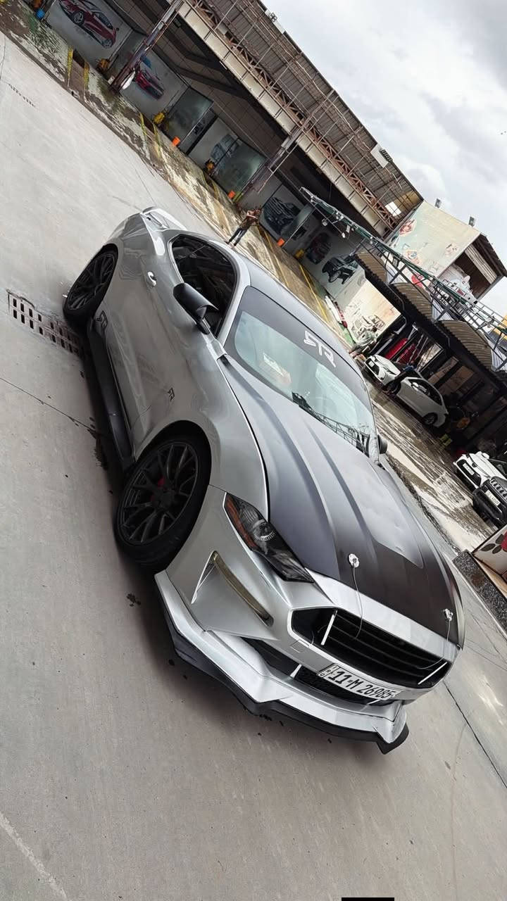 🚨🔥 وحش أمريكي – شكل هجومي نار 🔥🚨
Ford Mustang GT
💥 موستنك GT – تعديل شرس 💥
الموديل: —
المحرك: V8 5.0 🔥
الكير: اوتوماتيك / 10 سبيد
اللون: رمادي + بونيت أسود 🖤
الحالة: نظيف جداً
━━━━━━━━━━━━━━━
💎 الإضافات:
بونيت أسود سبورت 🖤
كت أمامي (Lip) هجومي
تخفيض + ستانس عريض
جنوط سبورت
شكل مميز يلفت الأنظار 🔥
━━━━━━━━━━━━━━━
💎 المواصفات:
شاشة + كار بلاي
عداد ديجتل
كاميرا
رادارات
كراسي جلد
شيفتات ستيرن
مودات قيادة (Sport / Track / Drag)
━━━━━━━━━━━━━━━
🔥 صوت V8 خرافي + شكل مرعب
🔥 سيارة للشباب ومحبي السرعة
💰 السعر: على السوم
📩 للاستفسار خاص / واتساب
📍 جاهزة للفحص


**إذا كنت صاحب هذا الإعلان وتريد حذفه لأي سبب، رجاءا أرسل رسالة إلى الدعم الفني**