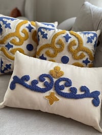 مخدات • تطريز يدوي • كمية محدودة