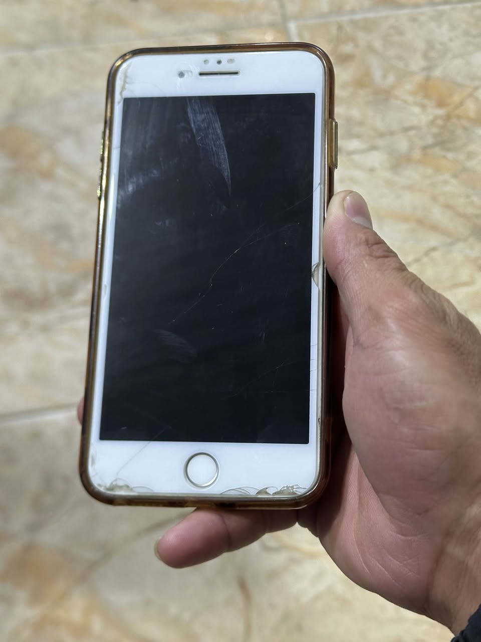 سلام عليكم ايفون 8 جهاز نضيف كلش مامبدل بي شي بطارية 76 الذاكرة 64 هذا رقمي واتساب *********** سعر خاص
