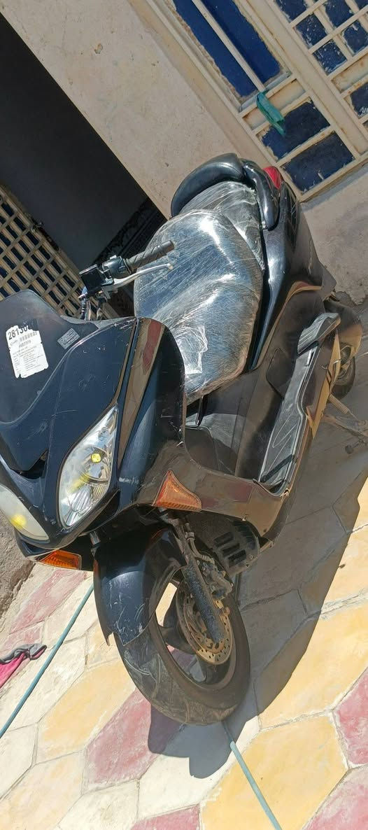 فورزه 08  دراجه كفر حلو مكينه 
كله فول 
بيه نوقص باتري تعبان 
وتريشه 
ابيعلك هم موجود تشغل وتطلع لا دخن ولا تنقص 450 الف قفله مكاني بلدوايه ***********
