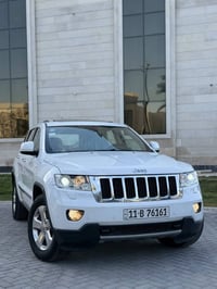 جيب 2013  وارد خليجي سته سلندر بدون حادث مكفوله كفاله عامه حتى الدعامي...