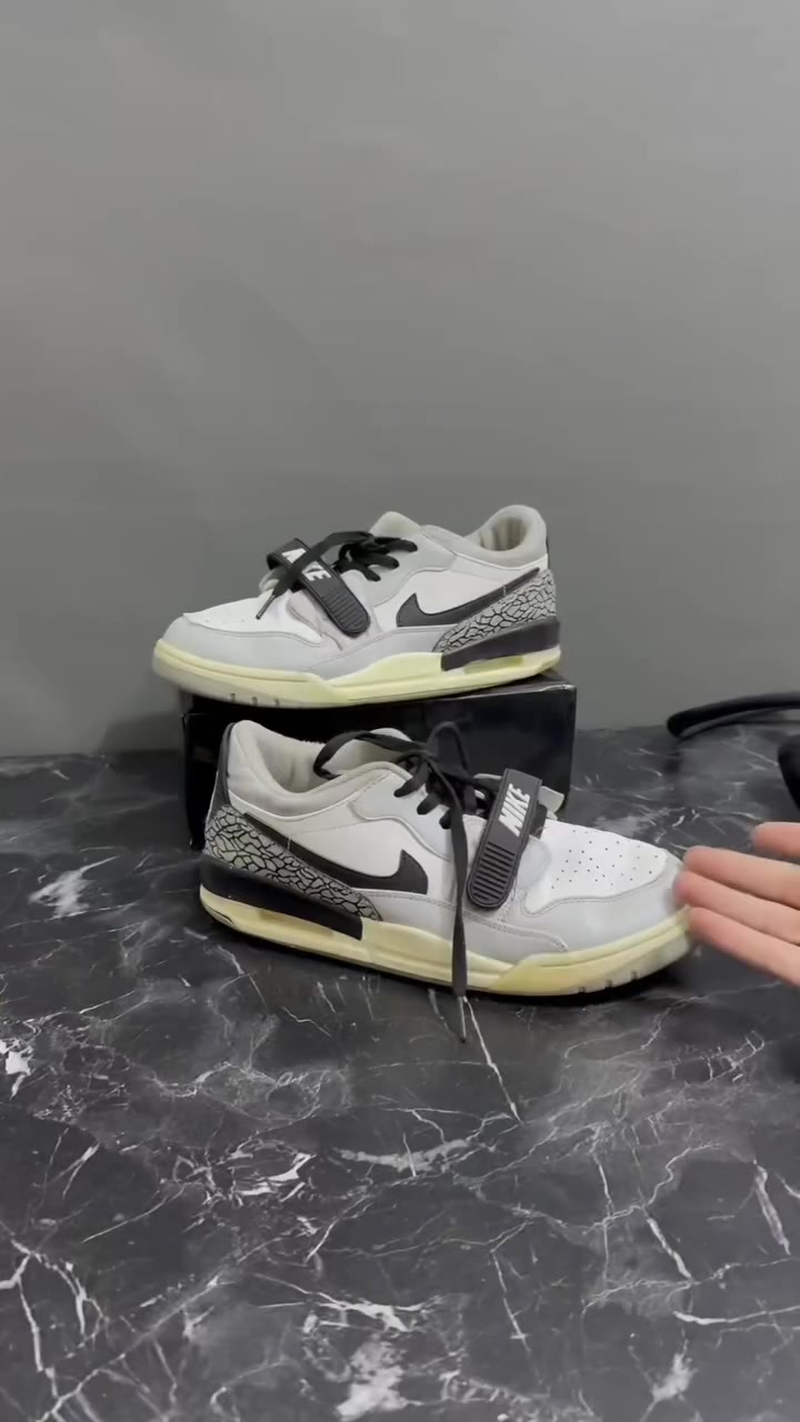 جمله فقط 'السنغافوري وصل.. والنظافة تحجي! ✨👟
للبيع جملة (الوجبة كاملة 60 قطعة) أحذية بالة سنغافوري نخب أول.
🔹 القياسات: 41 - 42 - 43 - 44 - 45 - 46.
🔹 السعر: 7,000 دينار للقطعة.
الصور تحكم على النظافة. وجبة سريعة للي يدور رزق طيب وسعر كسر.
تواصل معنا دايركت أو واتساب: [***********]
