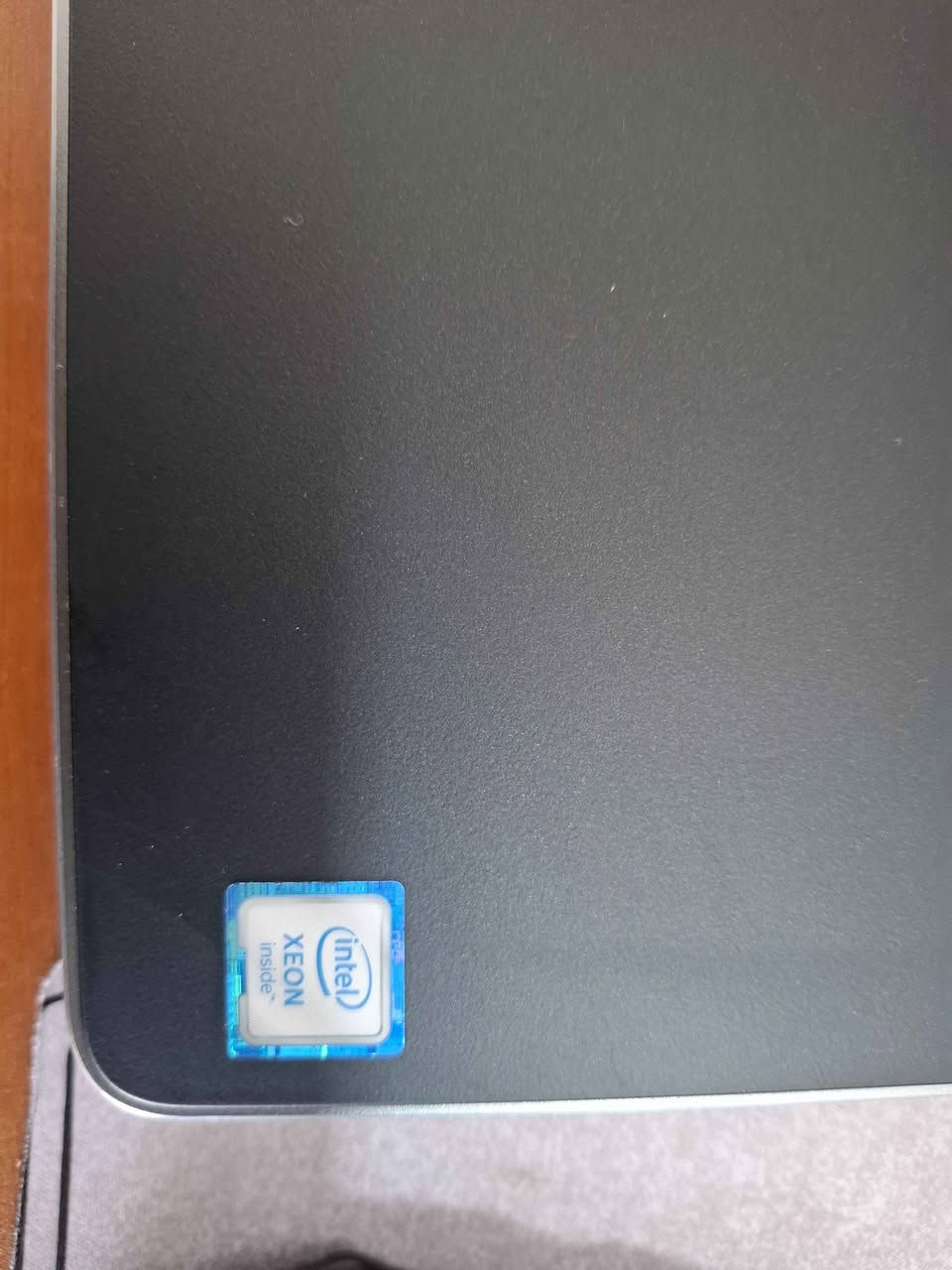 لاب توب dell precision 7720
للبرامج الهندسية والثري دي ماكس والالعاب
مستخدم لمدة شهرين فقط

المعالج: Intel Xeon E3-1535M v6 3.10GHz الجيل السابع اقوى من معالج انتل core i7 7700

الذاكرة العشوائية: 16GB RAM DDR4
سهلة الترقية الى ٦٤ جيجا بايت

التخزين الداخلي: 500GB SSD
تطوير ٢ فتحات ssd nvme

كرت الشاشة١: Nvidia Quadro P3000 6GB
كرت الشاشة٢: Intel Graphic 630 UHD 8GB

حجم الشاشة: 17.3 بوصة
نوع الشاشة: IPS بدقة FHD

البطارية ٩٠%
النظافة ٩٥%

السعر ٤٥٠ الف بي مجال
العنوان وكركوك

نظام التشغيل: Windows 10 Pro اصلي
البطارية: 6 خلايا مع دعم الشحن السريع كركوك, العراق


**إذا كنت صاحب هذا الإعلان وتريد حذفه لأي سبب، رجاءا أرسل رسالة إلى الدعم الفني**