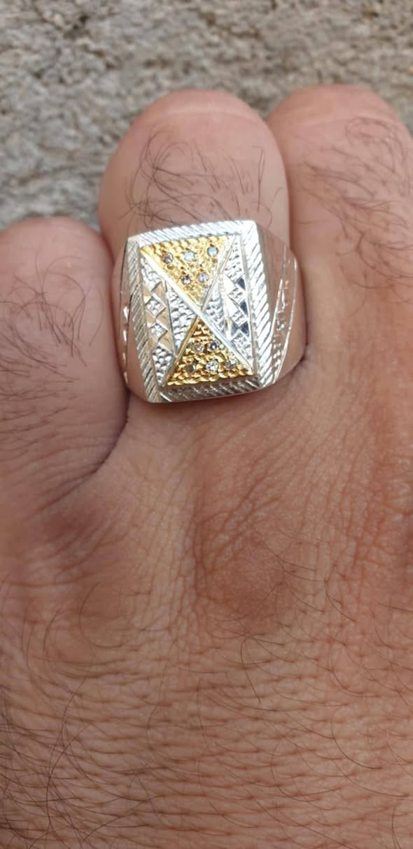 خاتم الماس تقطيع بلجيكي للبيع او مراوس حسب القناعة ١٠ الماسات بي مع شهادة المنشأ السعر خاص


**إذا كنت صاحب هذا الإعلان وتريد حذفه لأي سبب، رجاءا أرسل رسالة إلى الدعم الفني**