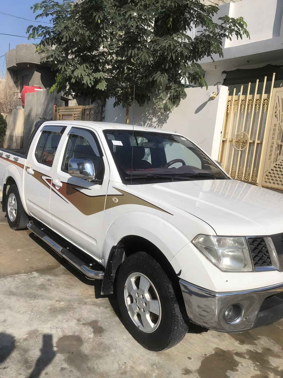 السلام عليكم ✨
للبيع

  نيسان نيفاره 

موديل 2013 

مكينه بلاد مكفوله كير بلاد مكفول 

تخم تاير جديد تبريد ثلج ❄️ تدفئه 

صدر امامي خلفي مكفول 

كامله مكمله السياره بيها فقط صبغ بدون ضرر 

(سونارها -مرفق بالمنشور )

السعر (118$)

***********
