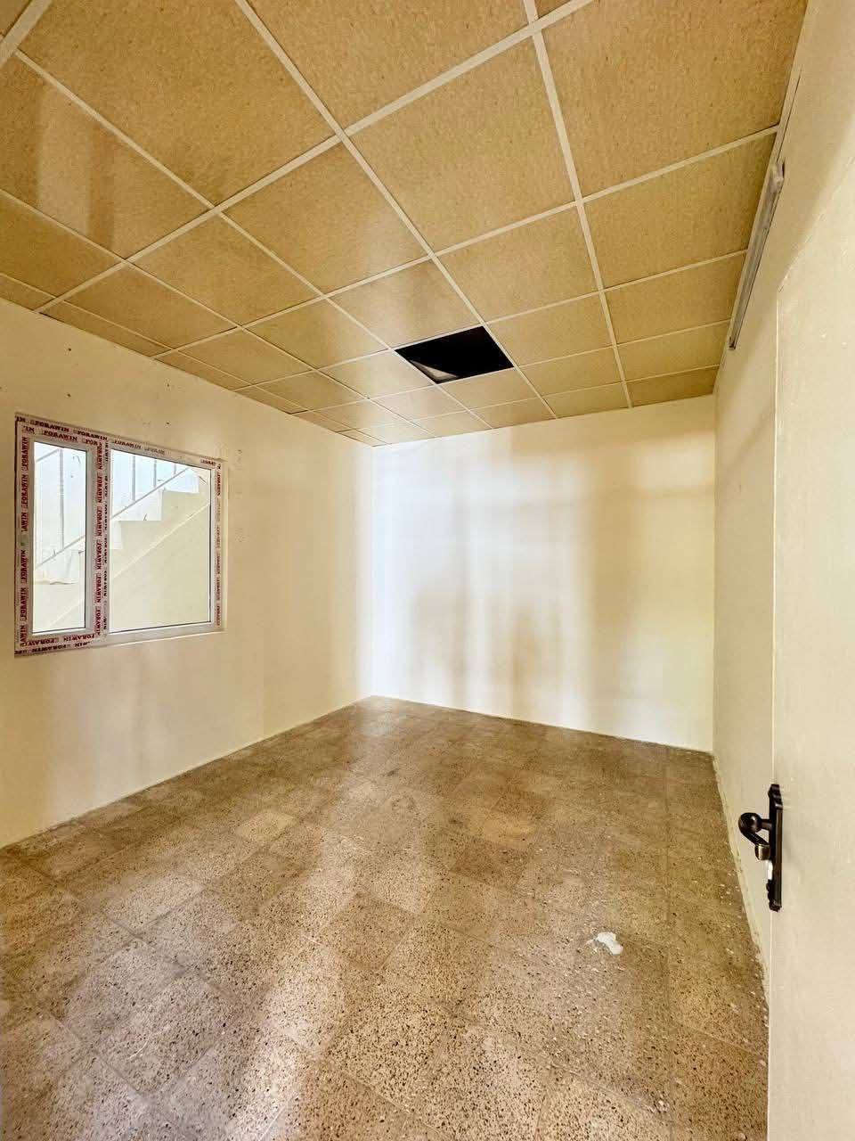 السعر 400 الف شهرياً
دار للايجار في حي الحدباء 
المساحة : 130 متر
طابق واحد : غرفتين نوم وهول ومطبخ وصحيات

للاستفسار اكثر يرجى الاتصال على الارقام التالية: 
***********
***********
***********
 نستقبل عروض البيع والشراء والايجار في اغلب مناطق ساحل 
الموصل الايسر
 عنوان المكتب : الموصل حي الصديق بداية شارع 20 قرب مركز جباية كار
