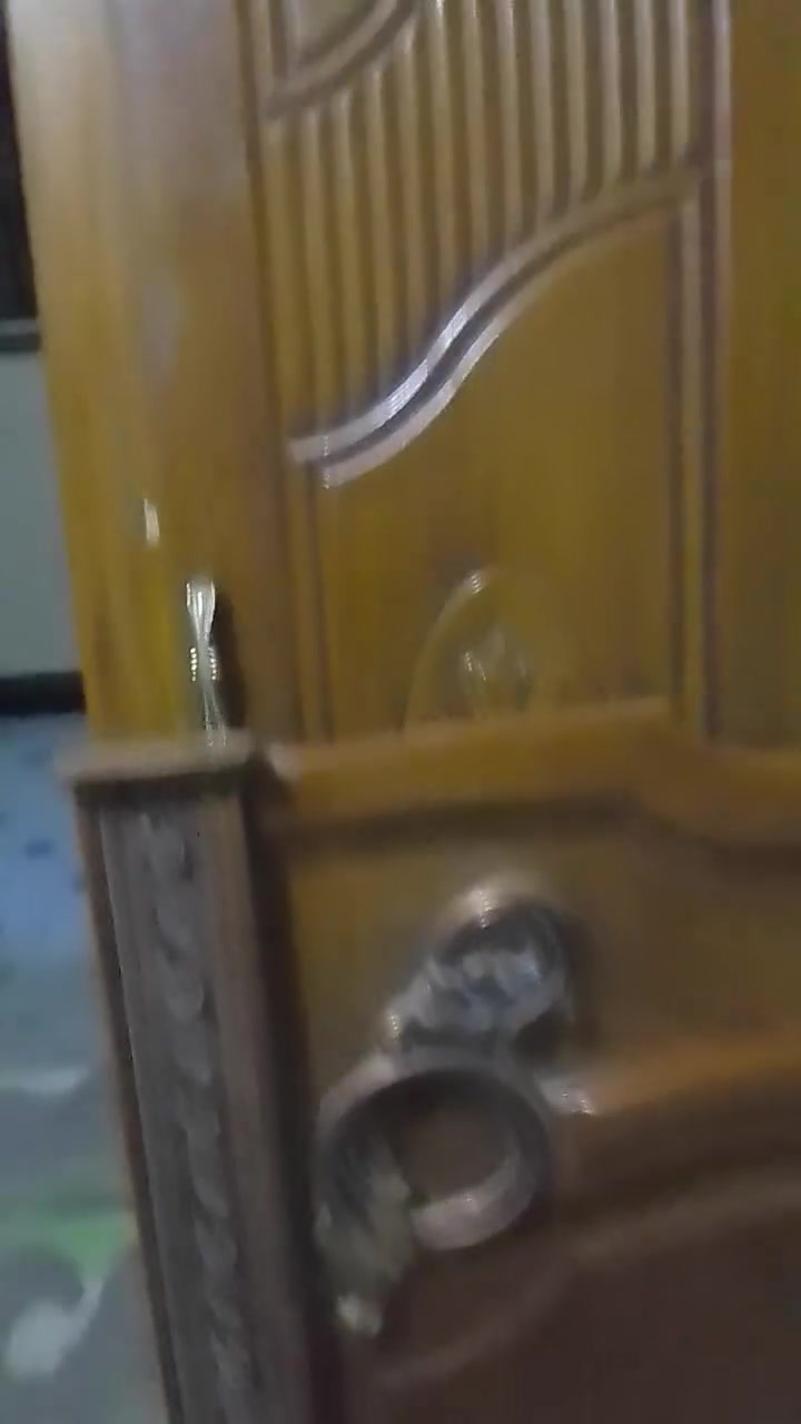 غرفة البيع  ٦٠٠  الف  عنوان  حي المعلمين
***********

