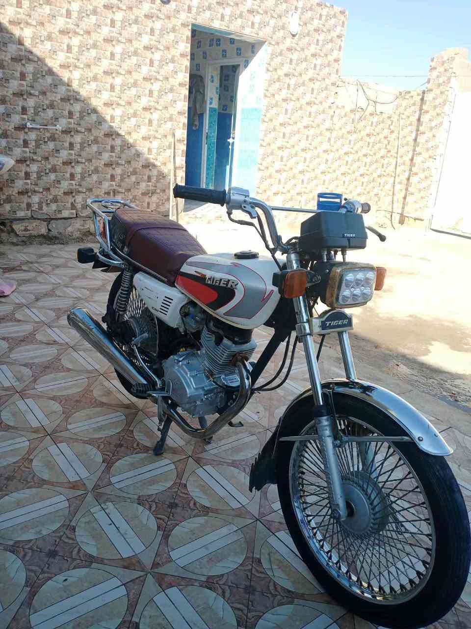 دراجة 2021 نضيف اوراق محرك مامفتوح السعر 370 للاستفسار
*********** المكان بابل القاسم
