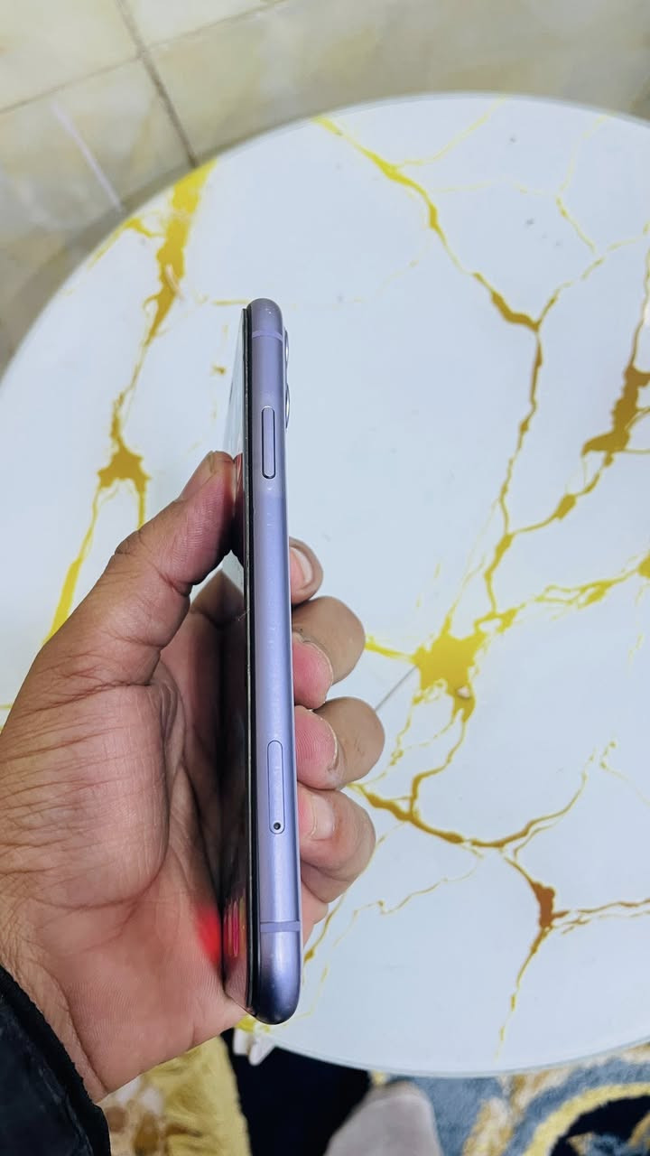 السلام عليكم
ايفون 11 للبيع اللون بــ💜نفسجـي
الذاكره 128 
التلفون مستبدل بطاريه فقط
فيس ايدي ميقره يحتاج ترسيت 
مكاني بابل محاويل 
السعر 200 وبي مجال 
***********
