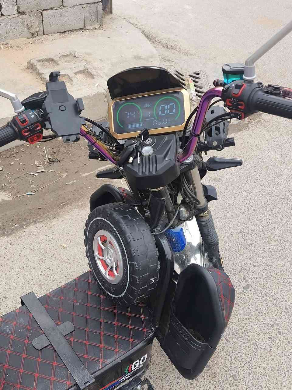 السلام عليكم
ماطور 2026 زيرو  قبل شهر اخذته الماطور  ٦ بطاريات وكلهن جديدات شرط ع فحص وكدامكم الكهربائيات كلها شغالة اضوية هورن اضوية اضافية كلشي شغال + بي جنطة 
السعر ٧٥٠ وبي مجال للشراي


**إذا كنت صاحب هذا الإعلان وتريد حذفه لأي سبب، رجاءا أرسل رسالة إلى الدعم الفني**