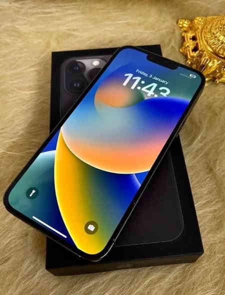 13برو ماكس الذاكره 256 البطاريه 86 دبل خط ZA  ممفتوح ولا ملعوب بي شركه السعر 725 رقمي ***********
