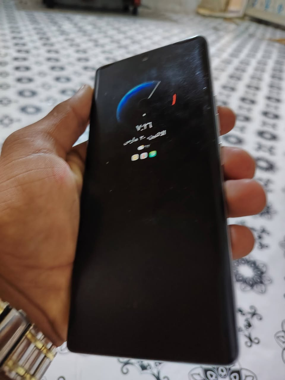 سلام عليكم ورحمة الله وبركاتة تليفون جديد بعده بحالة الوكاله تكنو كامون 40برو 5G السعر 375وبيه مجال حك الجيه الشراي يتصل ع الرقم ***********
