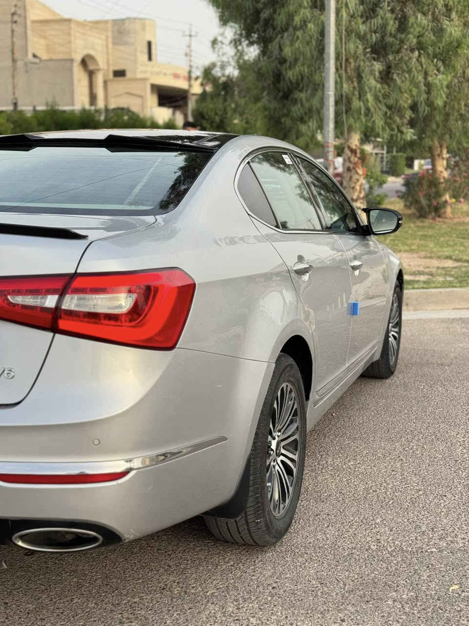 السلام عليكم للبيع كادنزا 2015 خليجي VIP   فول مواصفات بيها جاملغ صبغ فقط محرك 6سلندر رقم سليمانية باسمي شرط التحويل السعر 120$$ بيها مجال بسيط 

للاستفسار اتصل 
***********

مكاني بغداد
