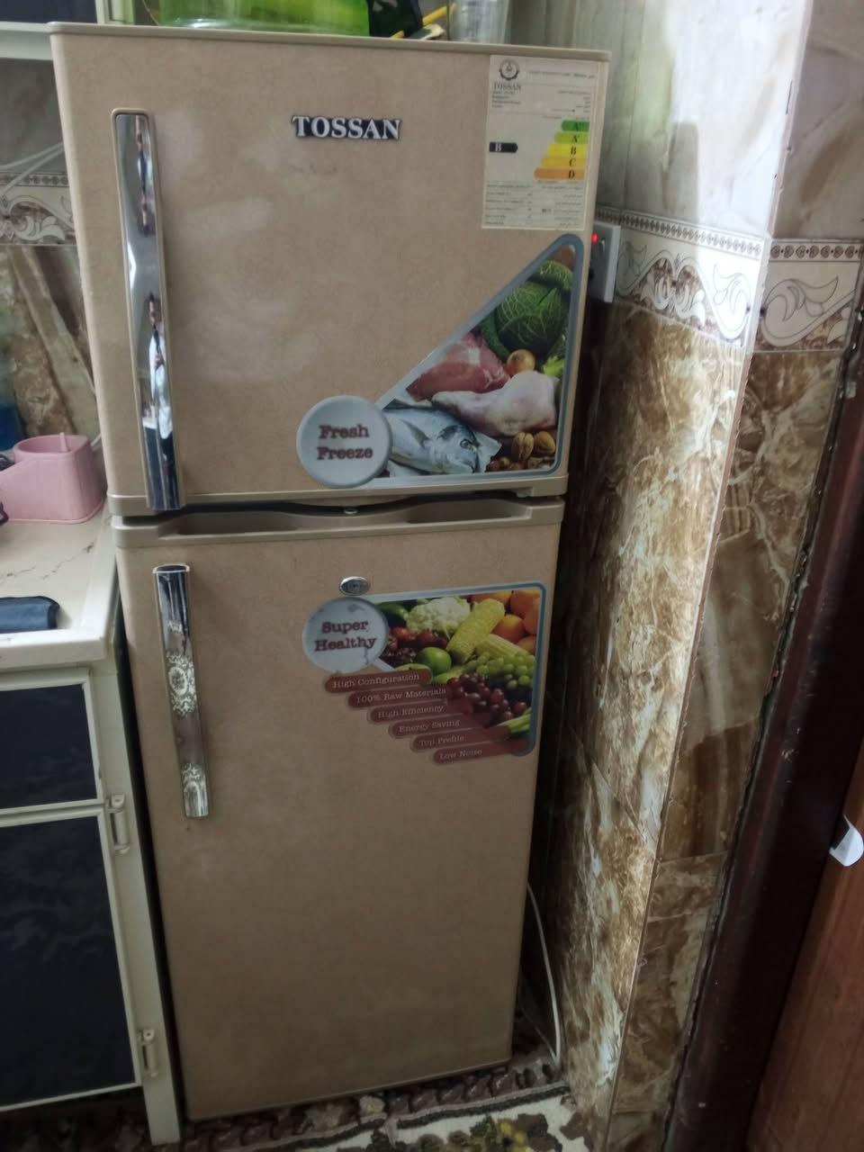 رافع فولتيه 10ك قفله 200 استخدام قليل 
الثلاجه يرادلها غاز متروكه 
 
الموقع - الغزالية 
***********
