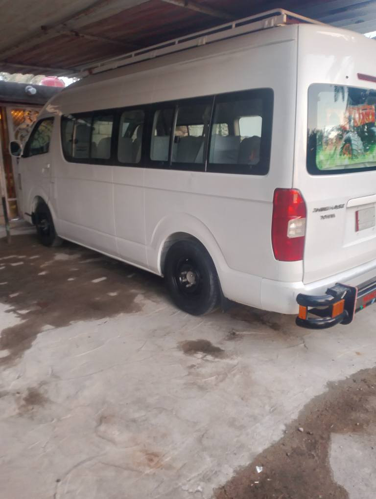 سلام عليكم جنبي للبيع سياره جاهزه من كلشي حداديه جديده تبريد محور سبلت كير مكينه كفاله السعر 127 ورقه وبيها 
*********** هاذه رقمي اتصال واتساب البصرة, العراق
