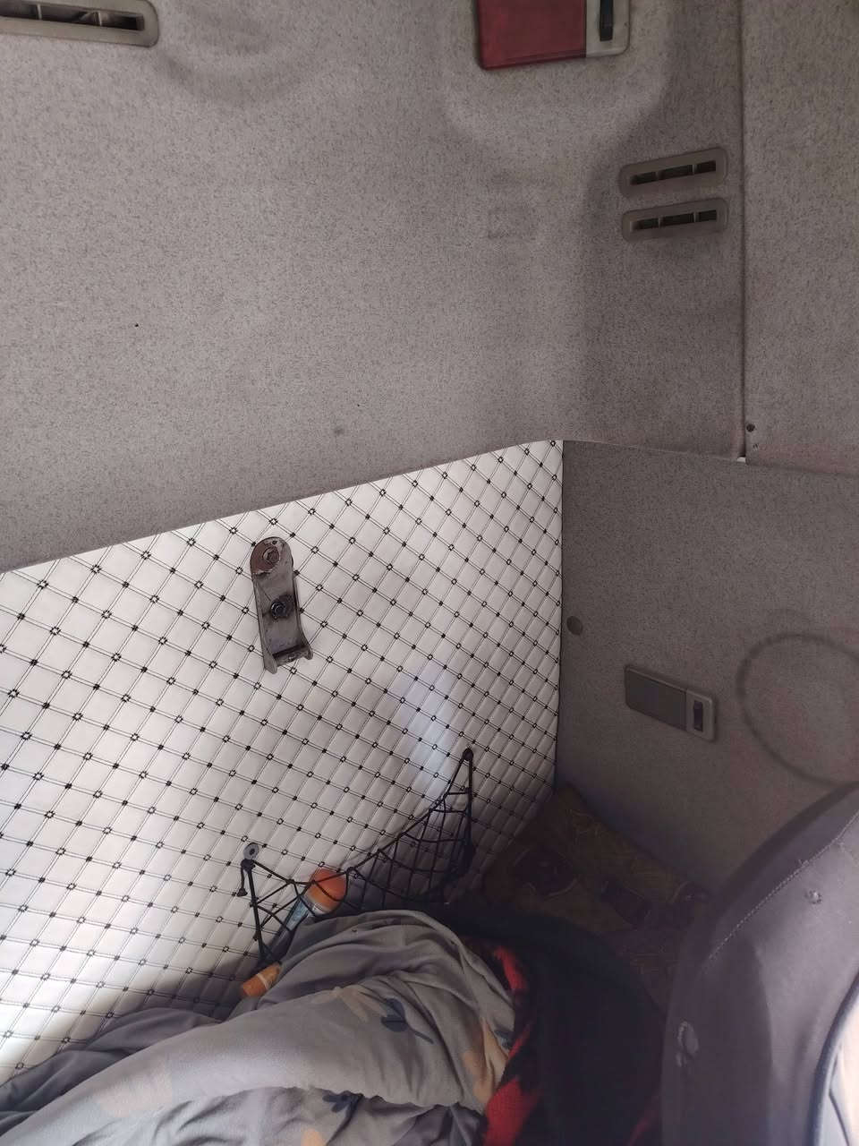 فالفو للبيع فلات موديل 2000   العنوان بغداد ابو غريب *********** ///*********** السعر٢٢٥وبيها مجال
