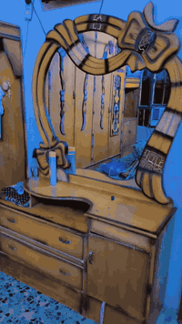 غرفة خشب • للبيع • الزعفرانية