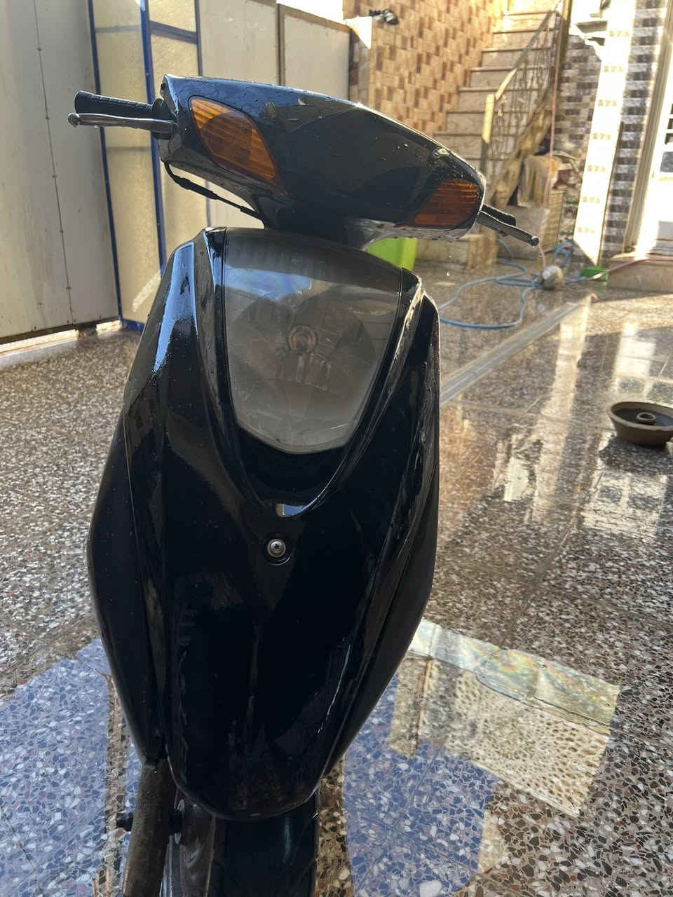 دراجة بريز صاله 8 ايام من نزلت من الرمبه اوراقه موجوده 140 سرعه مكفوله كلها كفراتها مابيها شخط ما ماشيه سعرها 850 
رقم***********
