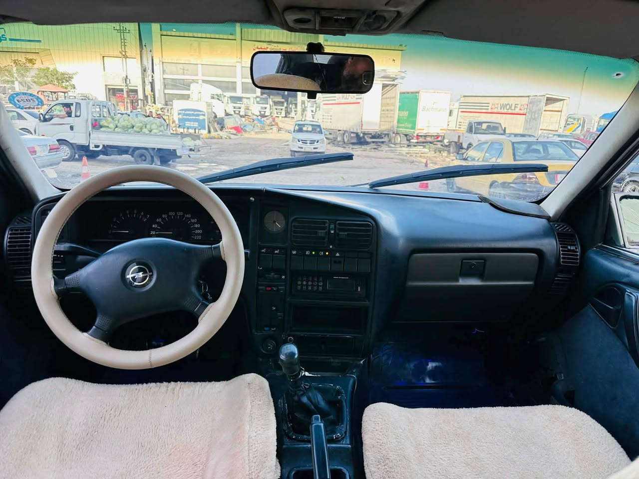 ئۆپل ئۆمیکا
مۆدێل1991
رەقەم  سلێمانی تا 2028تازەیە بە ناوی خۆمەوەیە
گێر و مەکینە و ئەکسل بەشەرت هەزار فیتەر
کارەبای گشتی مەزبوت
زەربەی نیە بێ بۆیاخە
4تایەی تازە
تەقەو رەقەی نیە 
سەیارەکە جاهیزە
سعري 29وەرەقە و مەجالێکی برایانە شوێن کەلار*********** كالار, السليمانية
