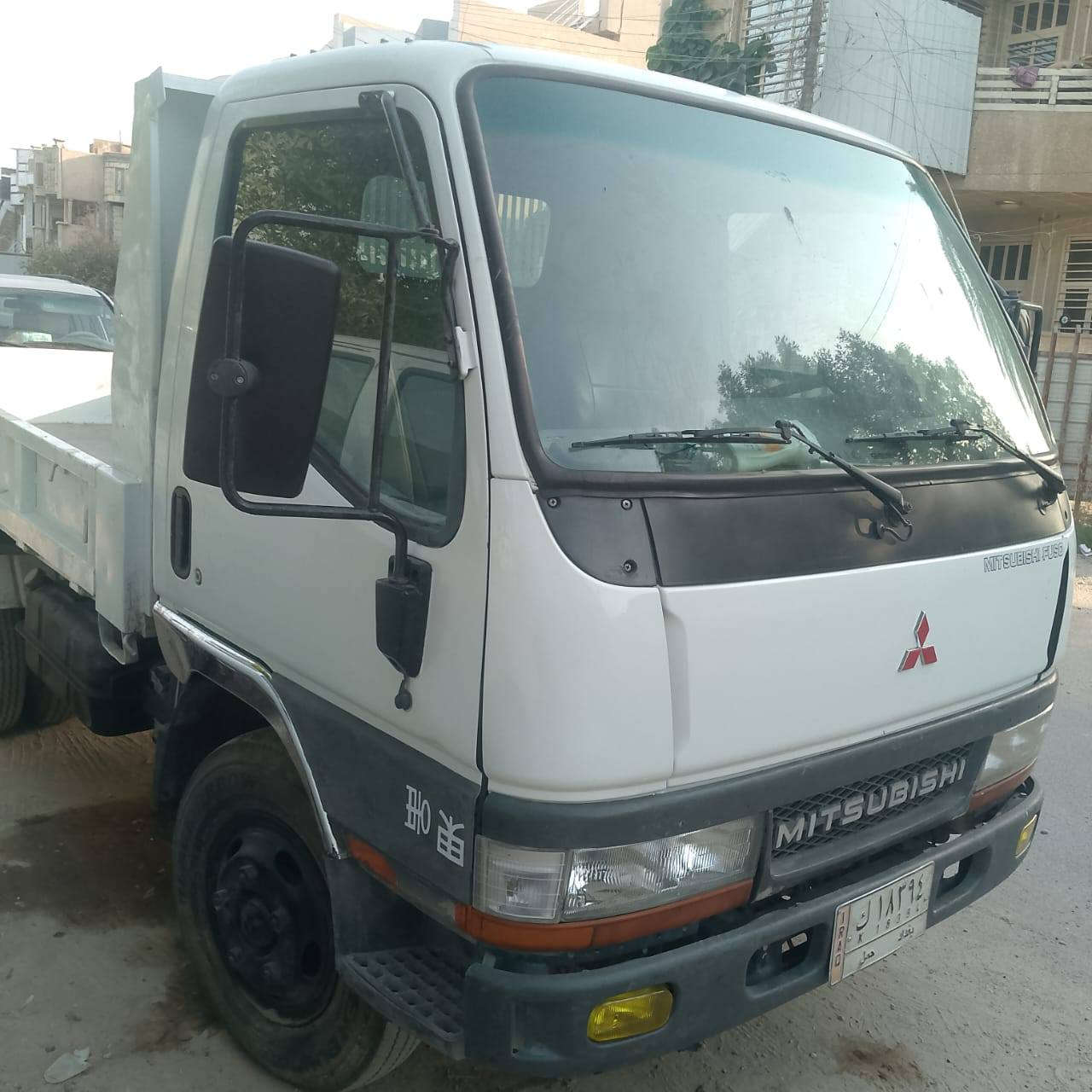 السلام عليكم/رجاء اقره المنشور جيدا
كنتر يسرى بلادي قمبوره 
لا صبغ و لا خياس 
موديل 1992 
رقم بغداد 
سنويه ساقطه 
محرك جديد لا صرف و لا بخار 
ستيرن يسره بلادي 
شاصي محسن 
السيارة محور قلاب 
علما ان السيارة احلى من الصورة 
مكان السياره بغداد 
السعر 140 ورقه 
الرقم ***********
و بالخير على التصير من نصيبه
