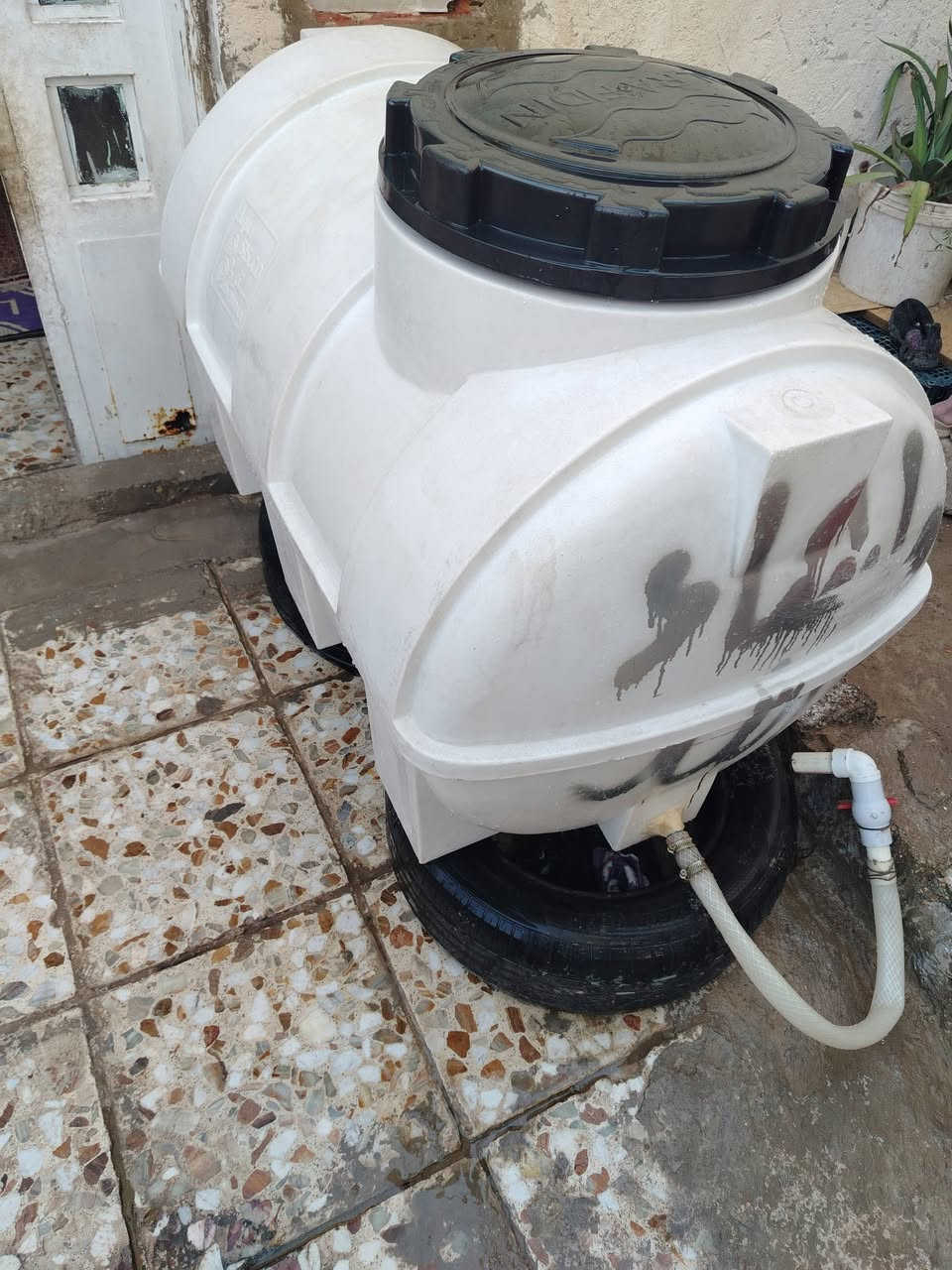 سلام عليكم.. تانكي جديد كامل
مكاني نجف الكوفه السهله يم صاحب الزمان ع شراي تعال خاص وهذه هم رقم بي واتساب ***********
