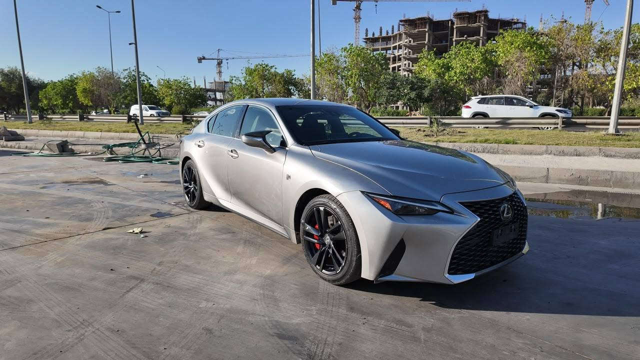 السلام عليكم سياره مزوده بالكاملis300 2022
مكينة 3.5 v6 

ستيج 2 🚀 

منظومة ميثانول 

ماشية 29 الف ميل 

رقمها بغداد وتحويل ثاني يوم 

مكاني بغداد سياره ب 195 قفل.   ***********
