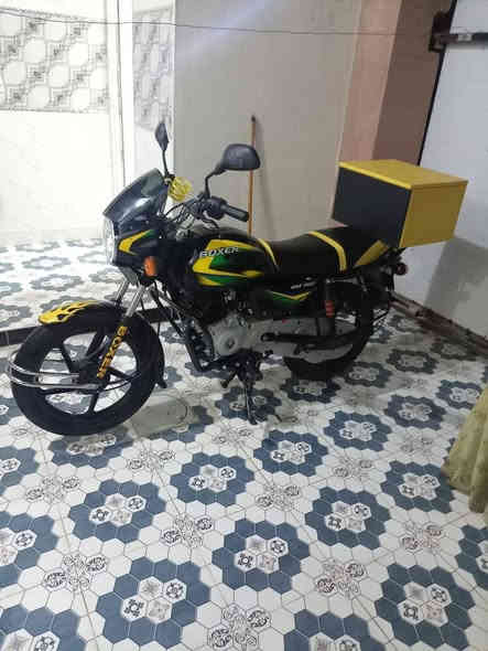 السلام عليكم درجة بوكسر البيع مرقم نكليزي ديالى بسمي موديل 20 كلاسيك تجي تفحص وتاخذ نضيف رقم *********** سعر 1800 وبيهه مجال المكان ديالى بعقوبة
