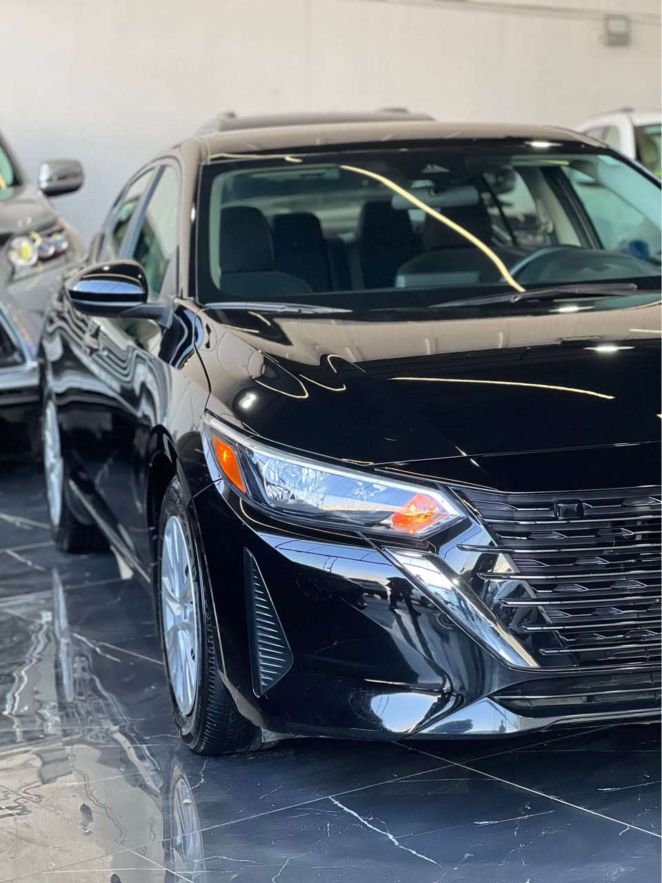 سێنترا مۆدێل ٢٠٢٤ 
مواسەفات بەسمە شاشە و کامێرا و کامل ڕادارو حاسەی پشتەوە ئۆتۆ ستارت و ئیکۆ….
تەنها سندوقی بۆیاخە بێناوگرتن بەشەرت ئێرباگ کەپس 
پێشی کەپسە 
٣٣٠٠٠ مایل ڕۆشتوە گێڕ و مەکینە و کارەبای بەشەرت
ڕەقەم کاتیە
سعری ١٣٢ گەڵا و مەجال
***********
گۆڕینەوەش لەسەر دڵگرتن السليمانية, العراق
