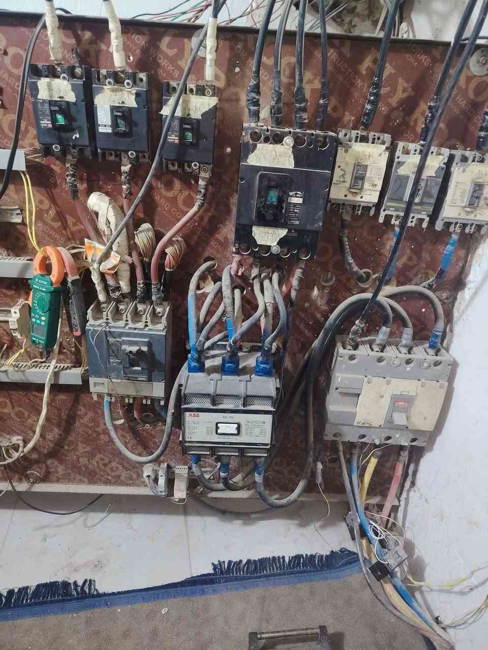 السلام عليكم مكلف نشر
موقع للبيع المكان محمودية
اثنين مولدت
1 شتاير24ولف
2بومة سكانية 124
250 KV
حصة كاز 250
الحمل 900 قابل للزيادة
ب.سعر مناسب التواصل ***********
