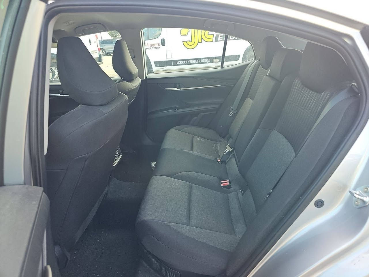 السلام عليكم
كامري ٢٠٢٥ هايبرد بدون ايرباك حادثها كلش بسيط حالياً موجوده بالحره ابيع مطروح ١٧٦ وبيها مجال
***********
