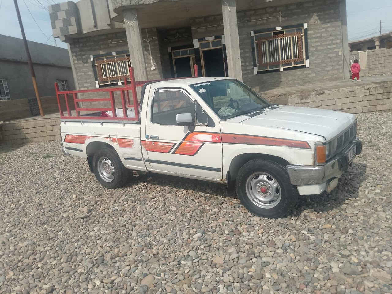 بيك اب نيسان 89 رقم نينوى دولي جديد 
بي بدايت صرف
السعر 35 وبي مجال
الهاتف  ***********
