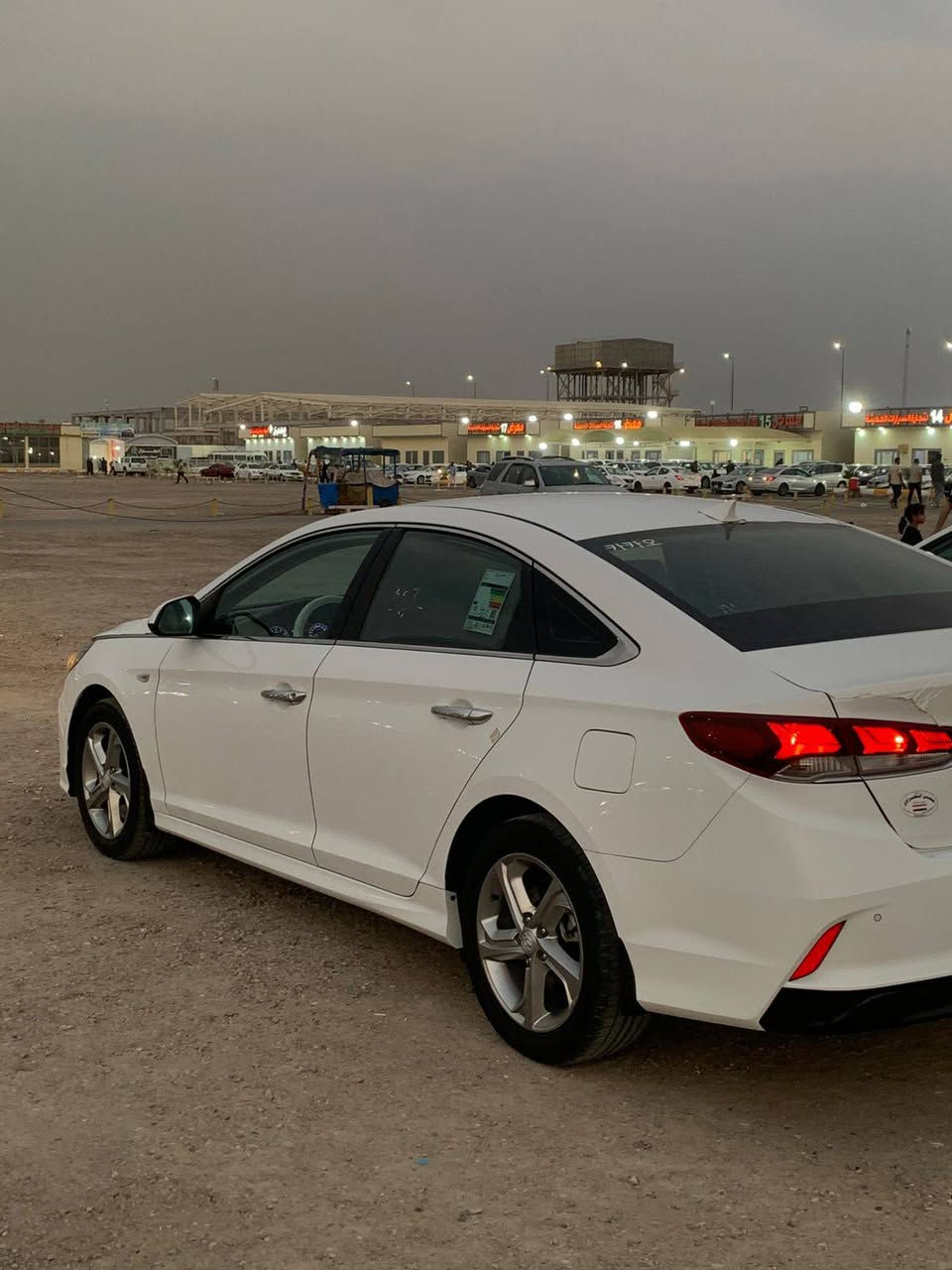 سلام عليكم سوناته 2020 وراد كوري بيه جاملق الامامي صبغ والباقي كله كافاله عامه سياره نص فول بسم شركه رقم ***********. سعر 165  الي مو شراي لا يتصل
