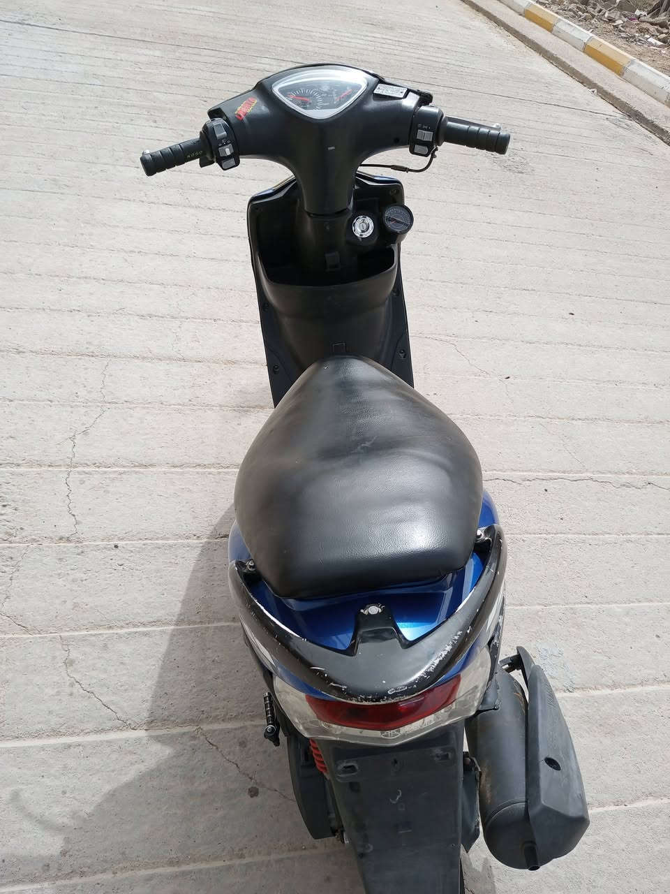 سلام عليكم ماكس عدله للبيع دراجه نضيفه مكيتنه 50 بلا كفرات ختم واحد  ويل كب بيها مكينتها ناعمه شغاله سلف هندر كهربائياتها كلها شغاله السعر 575 وبيها مجال قليل مكاني الناصريه الفضليه رقم الهاتف ***********
