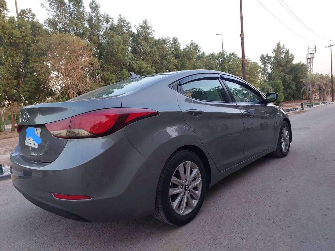 مكلف بلنشر فقط,,,
النترا وارد امريكي 
موديل2016 
نص فول 
بيها كلير صفحتين ماعدا القماره والصندوق 
بدون شاصي بدون لغد بدون ايرباك ضربتها خفيفه 
ماشيه 105
تدفئه تبريد ثلج 
مكينه 1800دوش 
السعر 110بيها مجال بسط
***********
