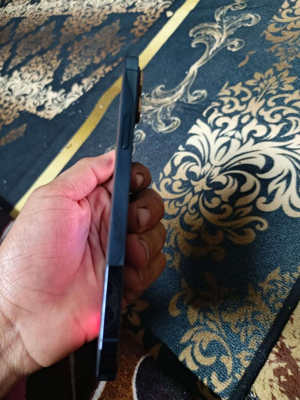 جهاز آيفون ١٢ برو ماكس جهاز بلادي لا مفتوح ولا مصلح ماستر عربي شرق اوسط نموذج M
موصفات الجهاز 
ذاكره ٢٥٦ 
بطاريه ٧٨صرف كلش طبيعي 
فقط الضهر مفطر وما مثأثز عل جهاز 
كله شغال نت اتصال فيس إيدي هزاز كامرات مابي اي عيب الجهاز جهاز يخبل وين متريد افحص 
السعر ٤٧٥ وبي مجال بسيط 
***********
