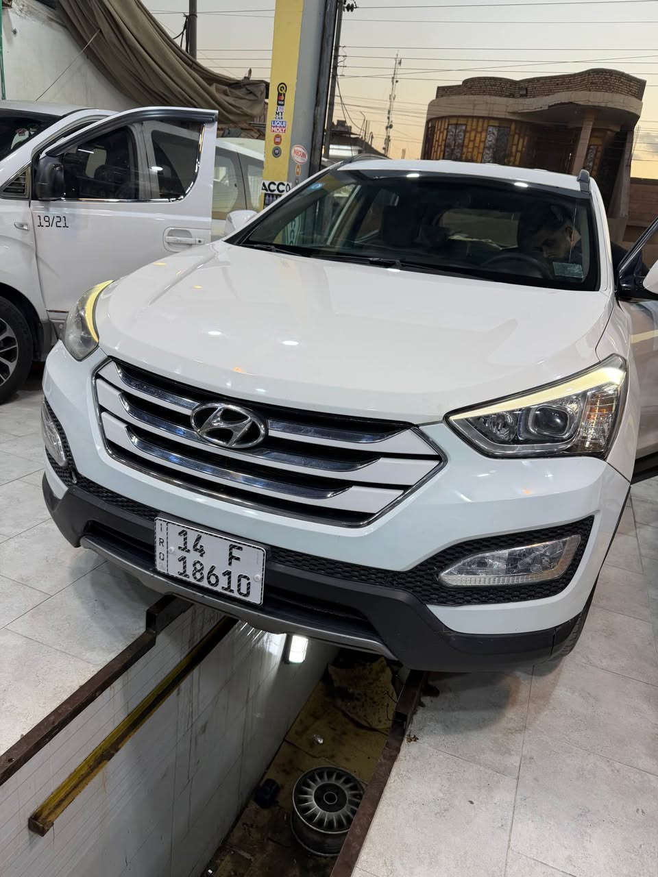 السلام عليكم سنتافي خليجي 2013رقم بصره الدولي باسمي 
محرك 2400 مفتوح بس مضبوط 100% مكفوله ضربه وصبغ جديده السياره ٧ راكب ٣قطع تبريد سعرها 155
*********** العنوان ابي الخصيب سنويه مجدده لحد ٣١ ابو الخصيب, البصرة
