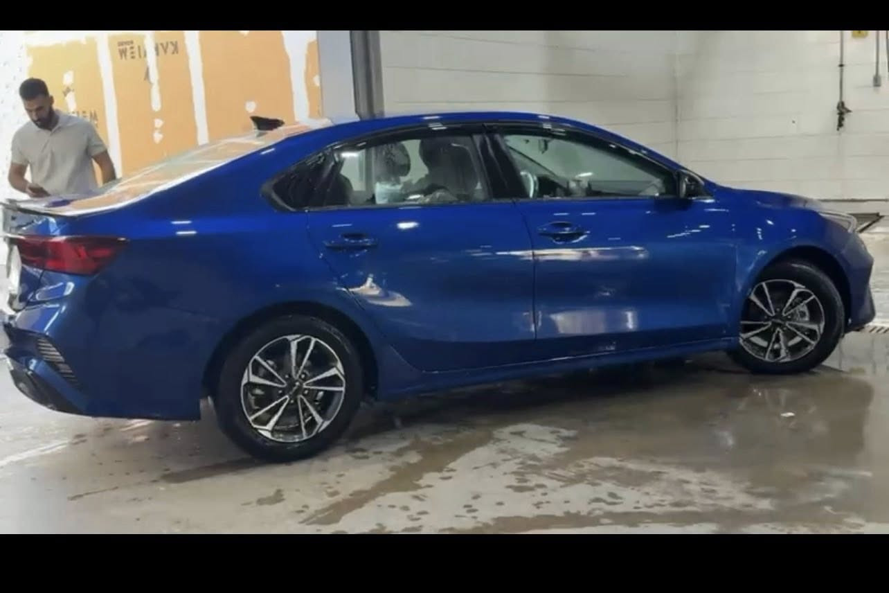 سلام عليكم ‏
كيا فورتي 2024 وارد امريكي 🇺🇸ضرر سطحي واظح البنيد مبدل اصلي + لايت اصلي +بدون ايرباك
((ماشية 10 الف ميل فقط))
رقم بغداد
 
محرك 2000 Doch دوش
رادار امامي 
تحديد مسار/ سياقه ذاتيه 
اوتو بريك /توقف ذاتي عند الاقتراب ⛔️
كامره دوراه 📷
شاشه كبيره تدعم 📲Android Auto/car play
خرائط Gps 📌
فول تحكمات ستيرن 
3 انظمة قياده Sport/Normal/Smart
كروز مثبت سرعه 
ويل كب كروم 
حساس اطارات 
شاشة ظبط واعطال بل دشبول 
منافذ Usp/ Aux/ 12V
4 دسك/ مانع انزلاق/Abs
السياره  بدون اي نقص للبيع رايدها (162) بغداد الدورة قرب بلاط الشهداء 
***********
