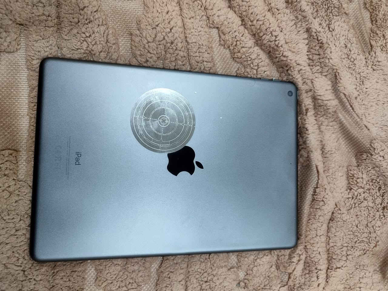 ايباد 9ذاكرته 64 فقط مبدل بي كلاس الخارجي وبي صدعه بل شاصي فوك قليله كلش جهاز يخبل لا بي لاك ولا يحمه البطاريه مالته تكفيك 6 ساعات متواصله ما يصرف شحن بل بوبجي ولا بي لاك بيع او مراوس بجهاز حسب القناعه. وياه مروحه فريزر مال العاب رايده 230 وبي مجال للشراي مكاني حيانيه دور الشرطه متواجد خاص


**إذا كنت صاحب هذا الإعلان وتريد حذفه لأي سبب، رجاءا أرسل رسالة إلى الدعم الفني**