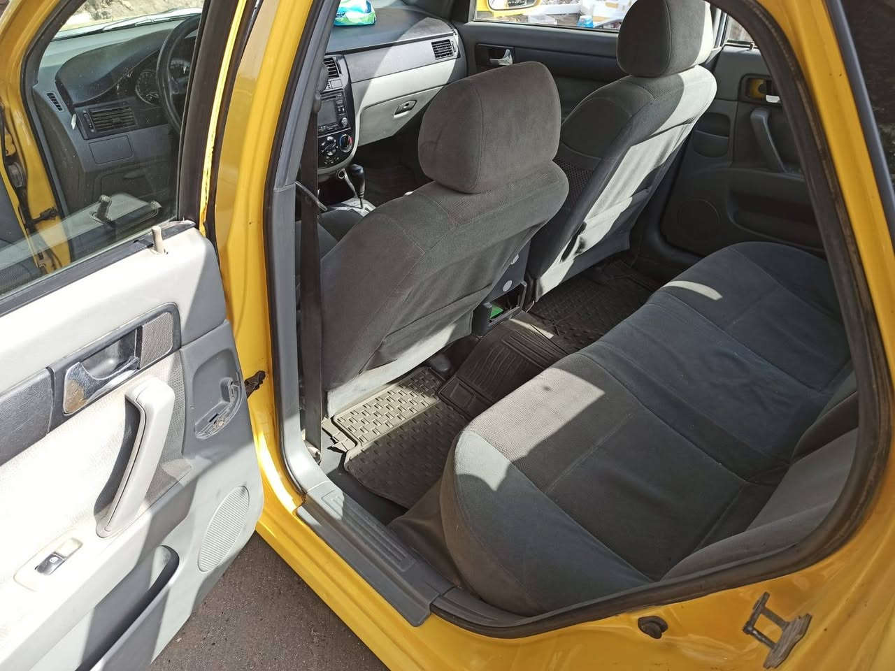 السلام عليكم من رخصة الادمن عندي سيارة للبيع موديل 2011 رقم ميسان مشروع وطني مكاني بغداد السيارة  الصالحيه باسمي تحويل ثاني يوم مكينة وكير نظيفات للاستفسار الاتصال على الرقم *********** السعر 67وبيه مجال
