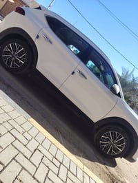 توسان ٢٠١٩  سيارة جاهزة منظومة بانزين جديد تخم تاير حدادية جديدة كرسي ...