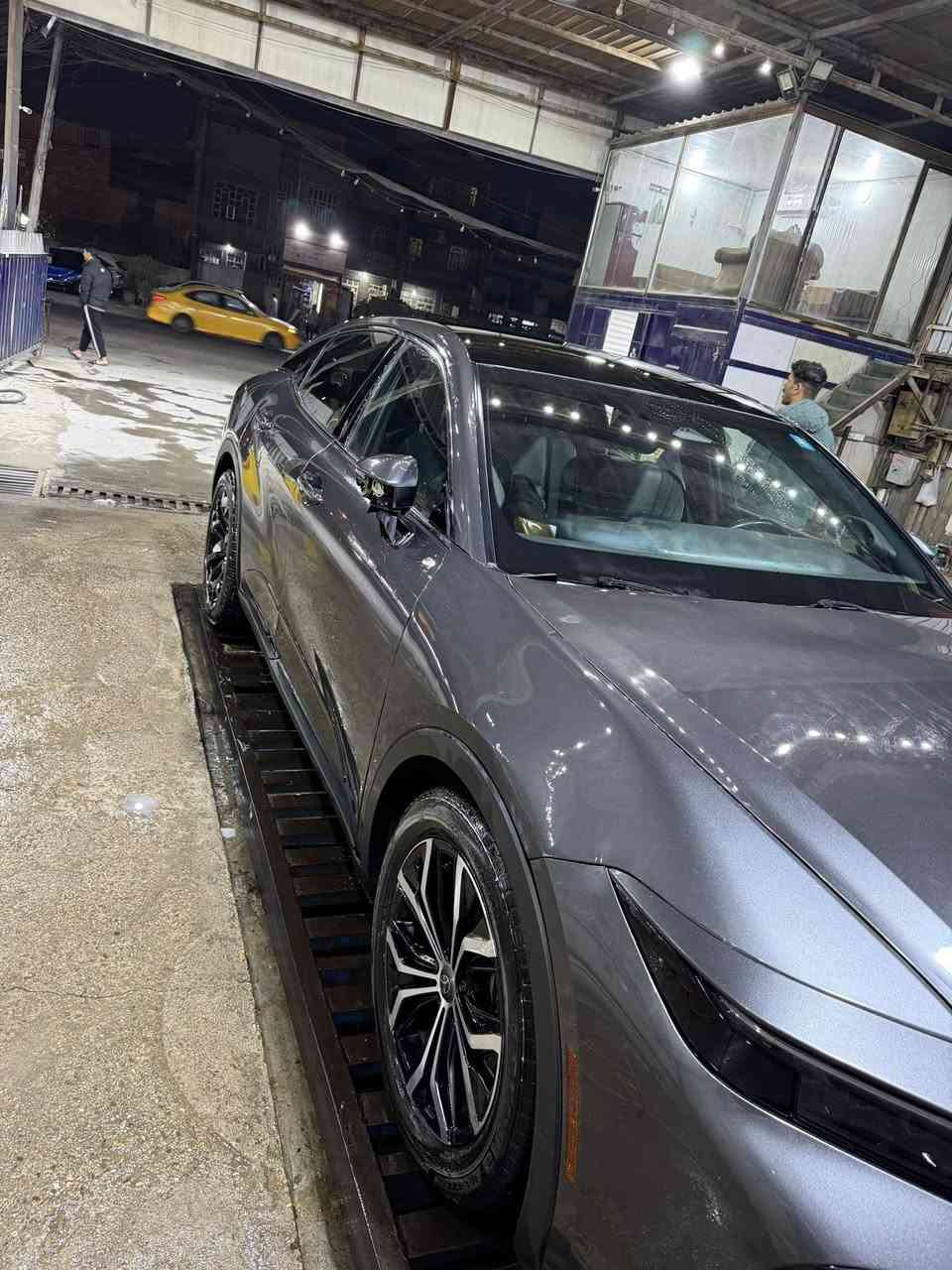 للبيع تويوتا كراوت لمتد ٢٠٢٣ وارد امريكي رقم الشاصي مرفق بالصور حادثها بانوراما مبدله وربع البنيد مصبوغ بدون ايرباك السياره ماشيه ٤٢ الف كيلو رقم بغداد بيها ملاحظات بالكشر الخارجي خدوش يعني مكان السياره بغداد السعر ٢٤٥ وبيها مجال شي قليل للاستفسار ***********
