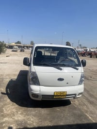 شباب عندي كيه عموشه 2011 السياره مكفوله من الصبغ بس البنيد مصبوغ وحلوه...