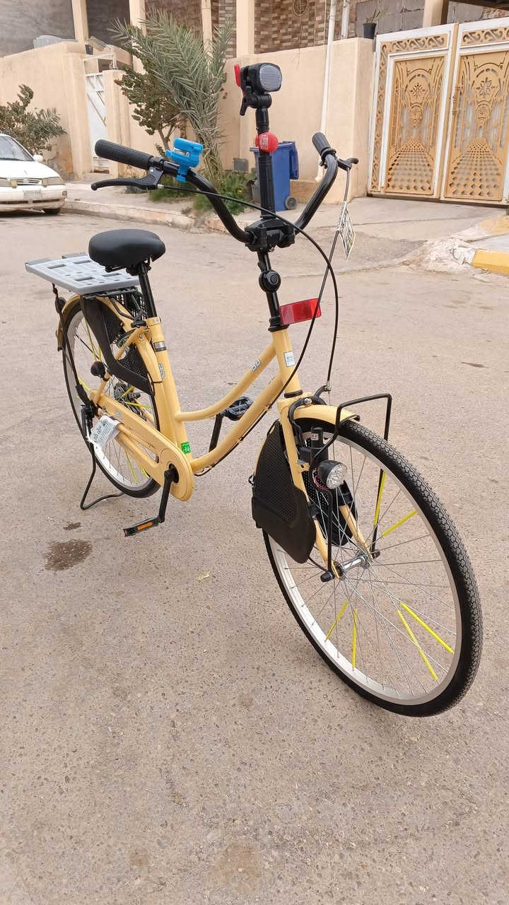 السلام عليكم باسكل للبيع لسعر ( خاص)  لون صحراوي شركه BD حجم 26 موديل 2021 ياباني بي تلاثه ضربات باسكل جديد صارله يومين يمي (ملاحضه) عندي توصيل محافضات رقم ***********
