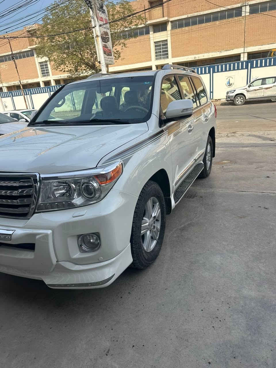 لاندكروز ٢٠١٤ بريم اصل 
فول مواصفات رقم بغداد باسمي 
سونار موضح بالصور 
مكاني بغداد 
السعر ٣٤٥ وبيها مجال للشراي 
***********
