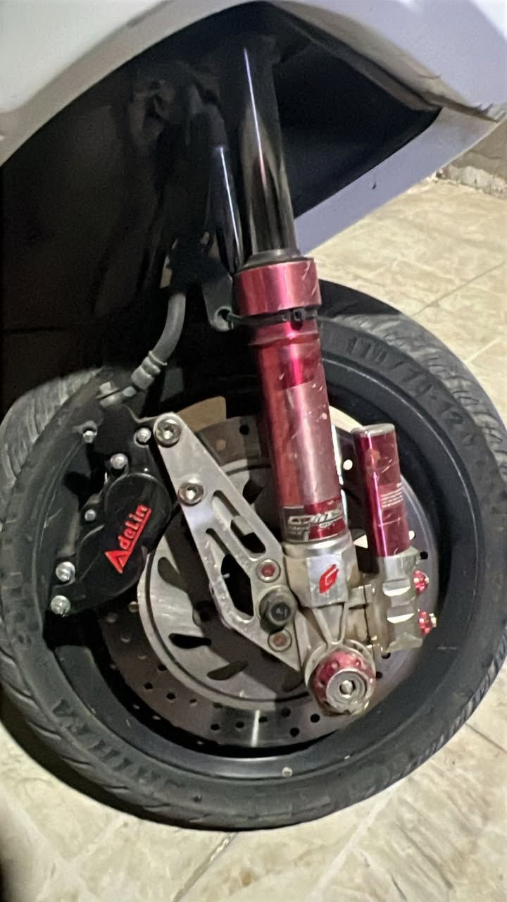 سلام عليكم صدر جمسز سكنس مع فج ادنل اصلي كامل ابيع 
السعر خاص مكان الحرية ***********
